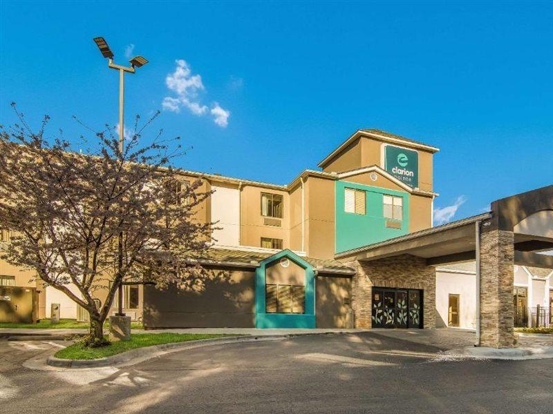 Hotel Clarion Pointe - Raleigh North 2*