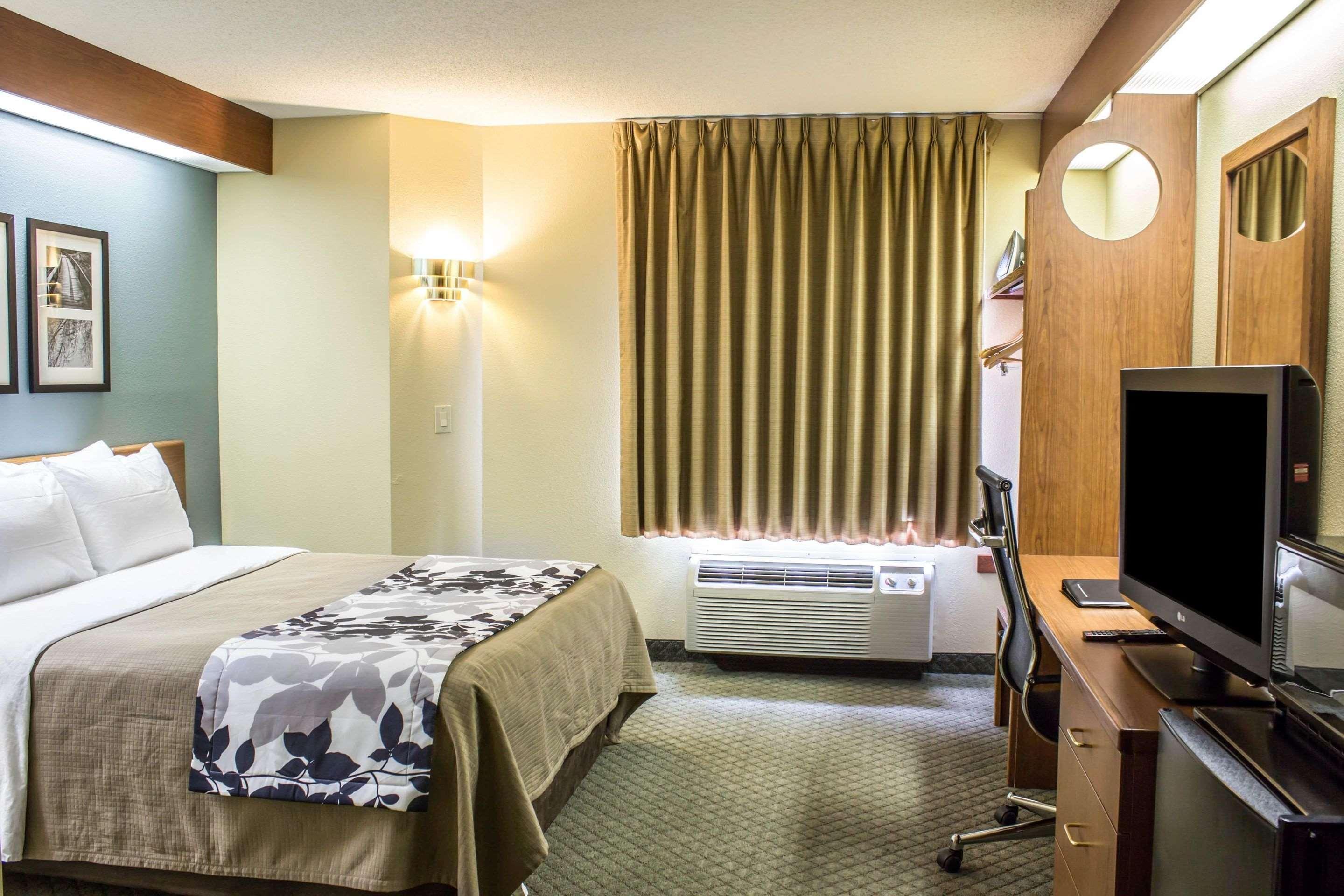 Hotel Clarion Pointe - Raleigh North 2*